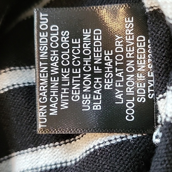 UNITED STATES SWEATERS medium v neck sweater with metal adornments - Picture 5 of 5